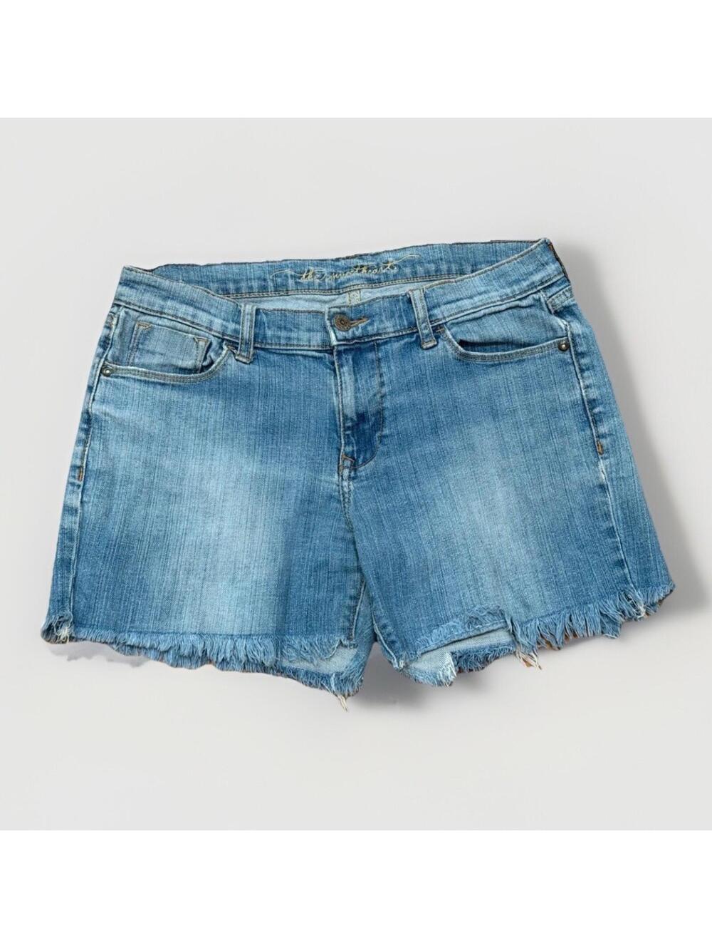 The Mertchant Light Wash Frayed Denim Shorts Women’s Size 8 Stretch